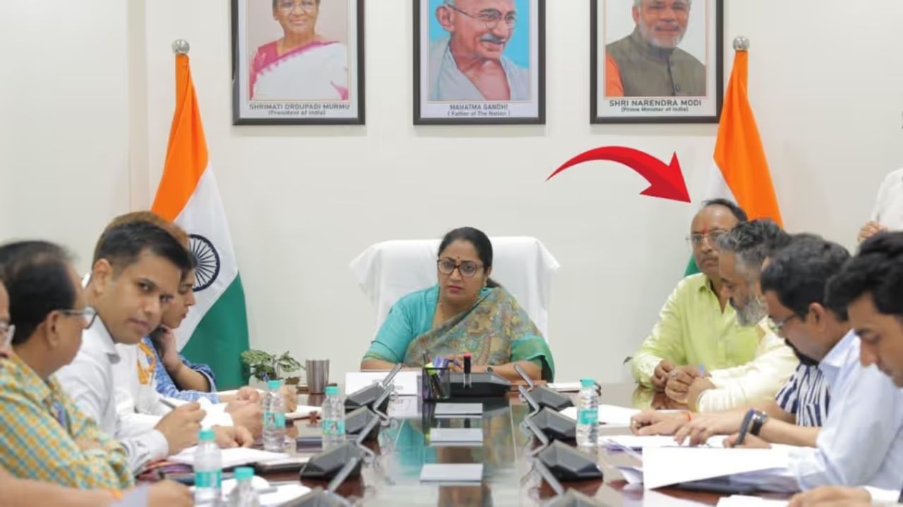 CM Rekha Gupta's surprise visit